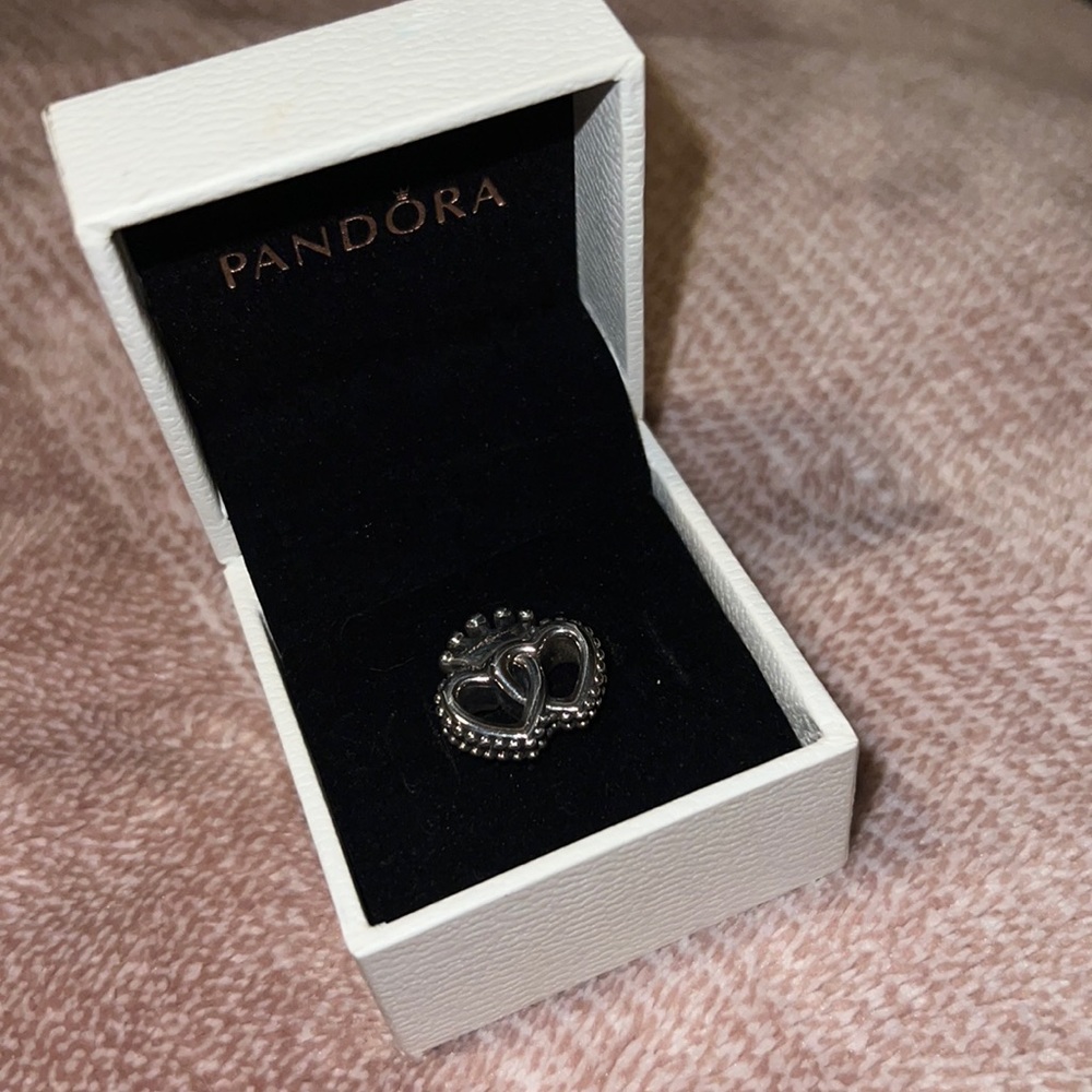 Pandora crown necklace charm